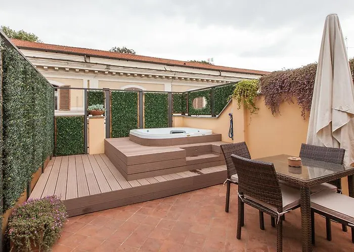 Trevi Penthouse With Jacuzzi